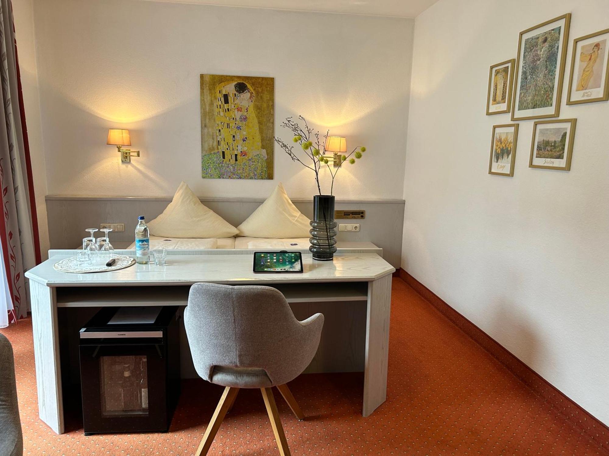 Wuermtaler Gaestehaus Grafelfing Bagian luar foto