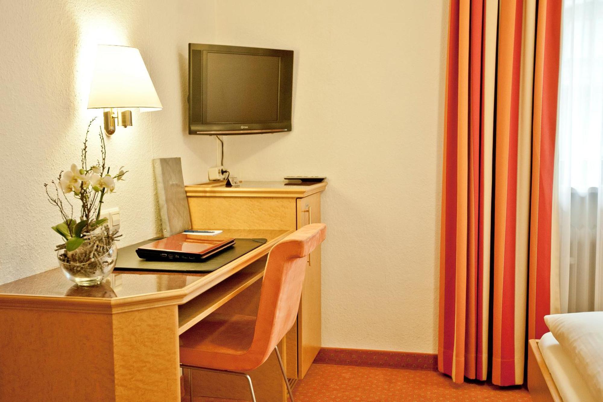 Wuermtaler Gaestehaus Grafelfing Ruang foto